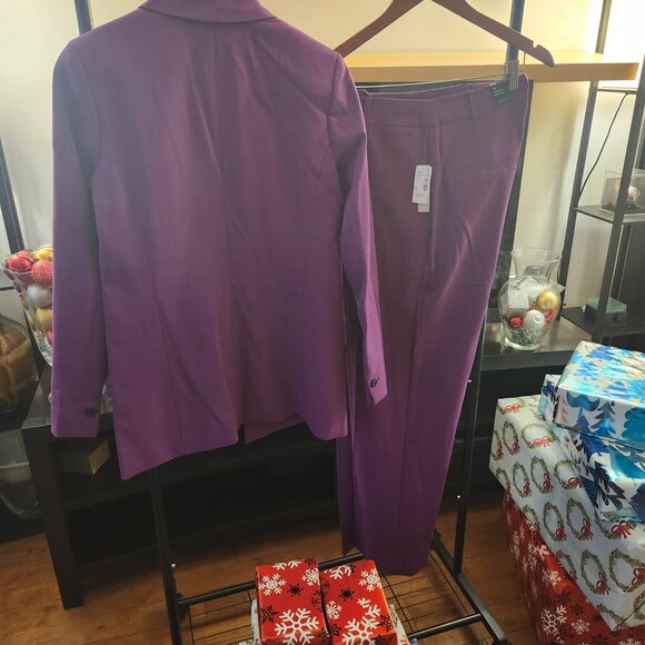 Business suit - Picture 16 of 16